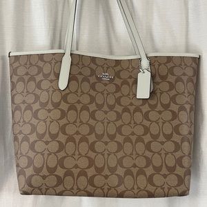 Coach Signature City Tote